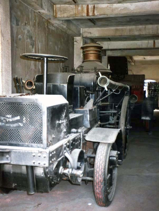 1902 the front drive motor co. 3