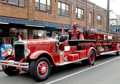 1929 Mack 85 ft. Ladder