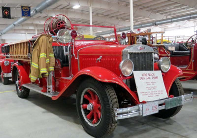 1929 Mack Pumper