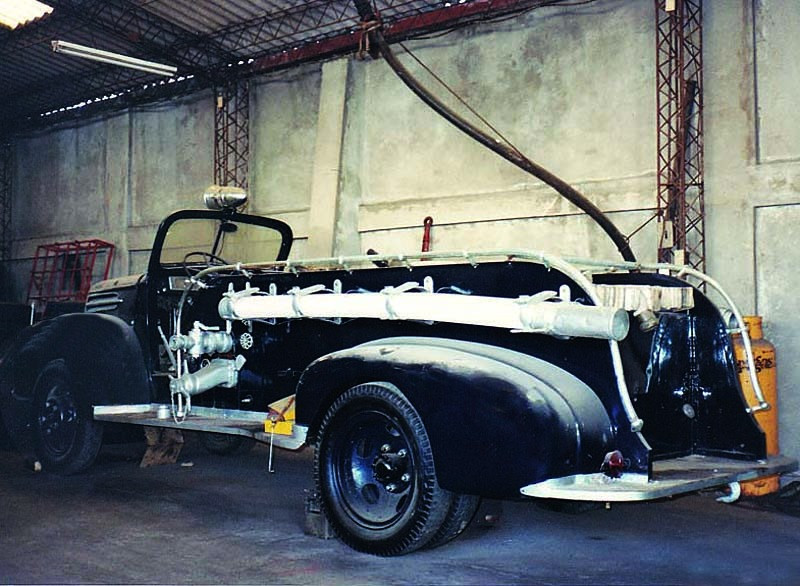 1946 ford  3  2