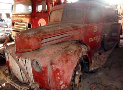 1946 ford  4 