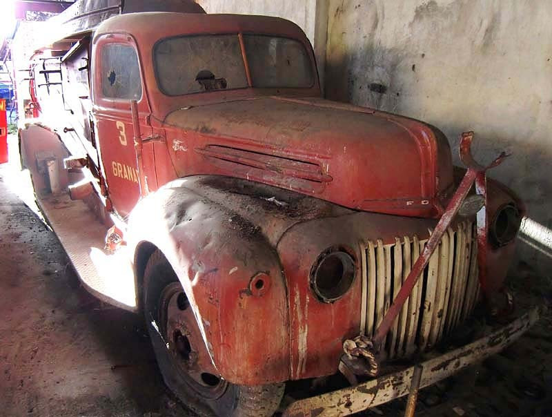 1946 ford 3  2 
