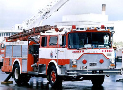 1982 mack  2  2