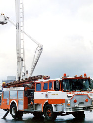 1984 mack telescopic boom
