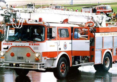 1984 Mack Telescopic Boom